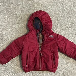 2T Reversible north face coat (gender neutral)